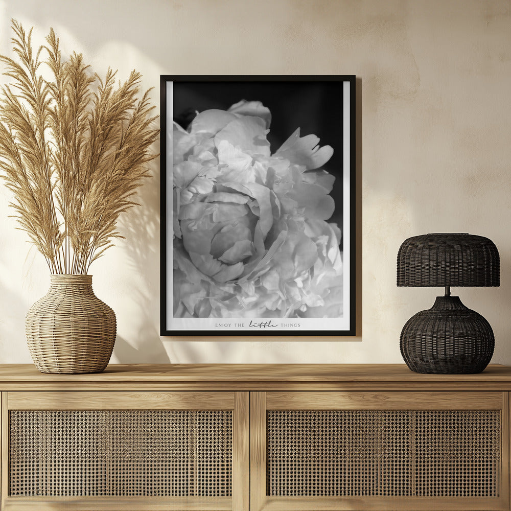 Plakat - Enjoy the little things peony BW